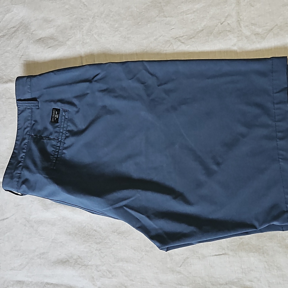 Travis Mathew Indigo Casual shorts size 42 Classic Bermudas Lightweight - Picture 4 of 13
